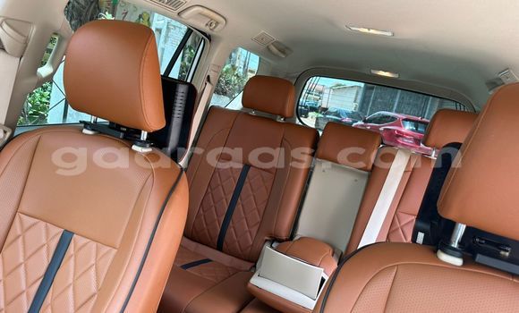 Dieundeu Occasion Toyota Land Cruiser Prado White Auto in Dakar in Dakar Dieundeu Occasion Toyota Land Cruiser Prado White Auto in Dakar in Dakar