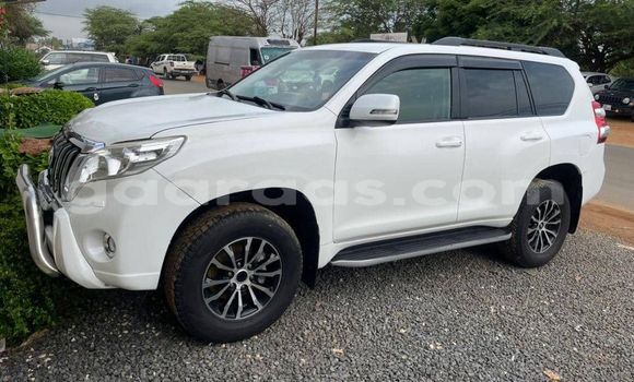 Buy Used Toyota Prado White Car in Dakar in Dakar