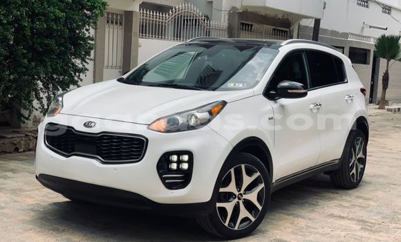Buy Used Kia Sportage White Car in Dakar in Dakar Buy Used Kia Sportage White Car in Dakar in Dakar