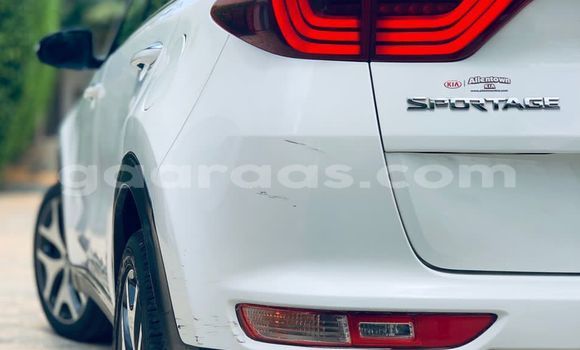 Buy Used Kia Sportage White Car in Dakar in Dakar Buy Used Kia Sportage White Car in Dakar in Dakar