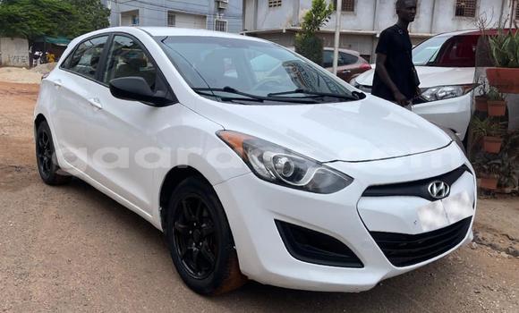 Acheter Import Voiture Hyundai Elantra Blanc à Dakar, Dakar