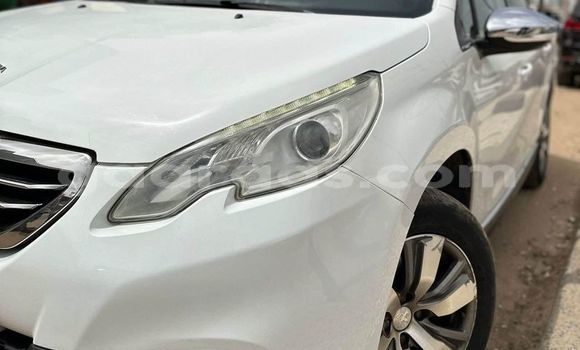 Buy Used Peugeot 2008 White Car in Dakar in Dakar