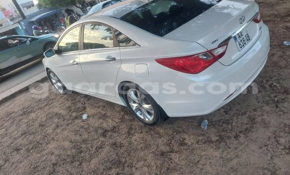 Buy Used Hyundai Sonata White Car in Dakar in Dakar Buy Used Hyundai Sonata White Car in Dakar in Dakar