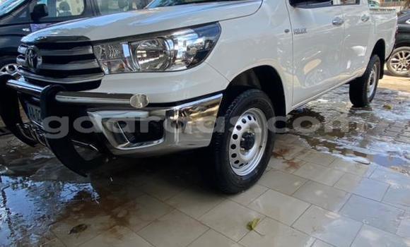 Dieundeu Occasion Toyota Hilux White Auto in Dakar in Dakar