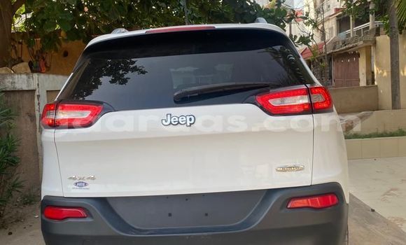 Dieundeu Imported Jeep Cherokee White Auto in Dakar in Dakar Dieundeu Imported Jeep Cherokee White Auto in Dakar in Dakar