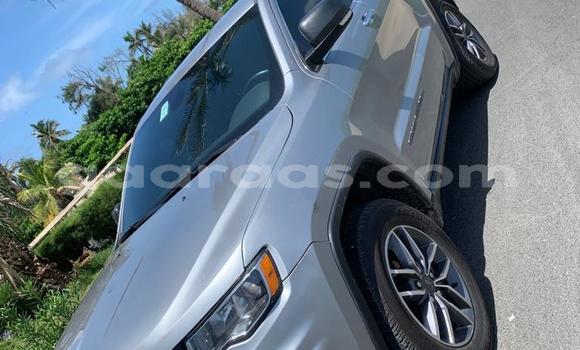 Buy Import Jeep Grand Cherokee Silver Car in Dakar in Dakar Buy Import Jeep Grand Cherokee Silver Car in Dakar in Dakar