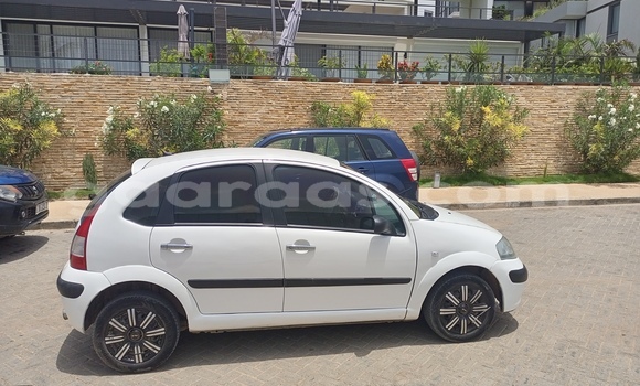 Acheter Occasion Voiture Citroen C3 Blanc à Dakar, Dakar Acheter Occasion Voiture Citroen C3 Blanc à Dakar, Dakar