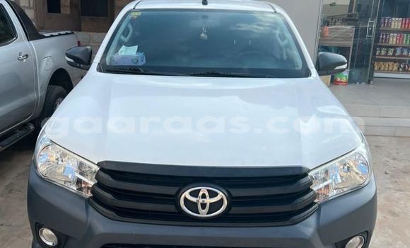 Buy Import Toyota Hilux White Car in Dakar in Dakar Buy Import Toyota Hilux White Car in Dakar in Dakar