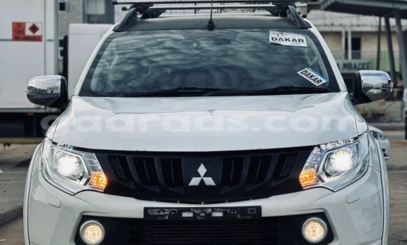 Buy Import Mitsubishi L200 White Car in Dakar in Dakar