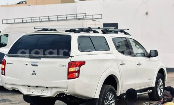 Buy Import Mitsubishi L200 White Car in Dakar in Dakar Buy Import Mitsubishi L200 White Car in Dakar in Dakar