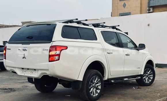 Buy Import Mitsubishi L200 White Car in Dakar in Dakar Buy Import Mitsubishi L200 White Car in Dakar in Dakar