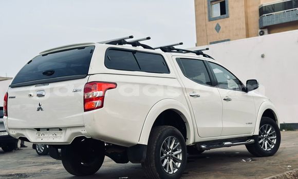 Buy Import Mitsubishi L200 White Car in Dakar in Dakar Buy Import Mitsubishi L200 White Car in Dakar in Dakar