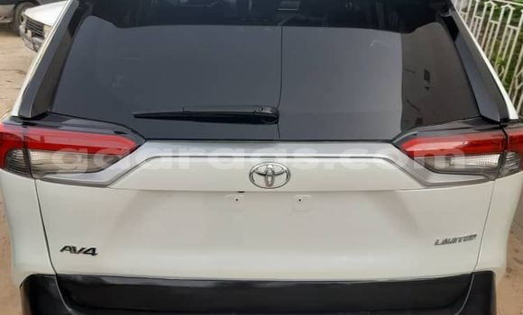 Acheter Import Voiture Toyota RAV4 Blanc à Dakar, Dakar Acheter Import Voiture Toyota RAV4 Blanc à Dakar, Dakar