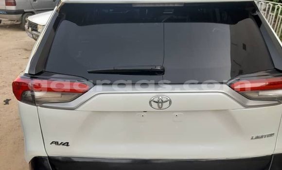 Acheter Import Voiture Toyota RAV4 Blanc à Dakar, Dakar Acheter Import Voiture Toyota RAV4 Blanc à Dakar, Dakar
