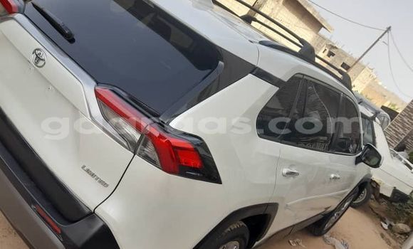 Acheter Import Voiture Toyota RAV4 Blanc à Dakar, Dakar Acheter Import Voiture Toyota RAV4 Blanc à Dakar, Dakar