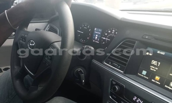 Dieundeu Occasion Hyundai Sonata White Auto in Dakar in Dakar Dieundeu Occasion Hyundai Sonata White Auto in Dakar in Dakar