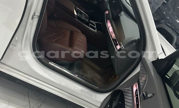 Buy Import BMW 7-Series White Car in Dakar in Dakar Buy Import BMW 7-Series White Car in Dakar in Dakar