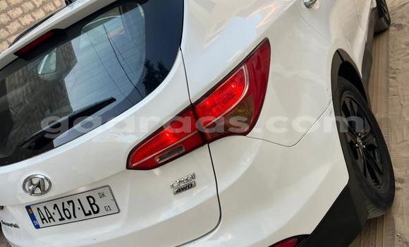 Acheter Occasion Voiture Hyundai Santa Fe Blanc à Bignona, Ziguinchor Acheter Occasion Voiture Hyundai Santa Fe Blanc à Bignona, Ziguinchor