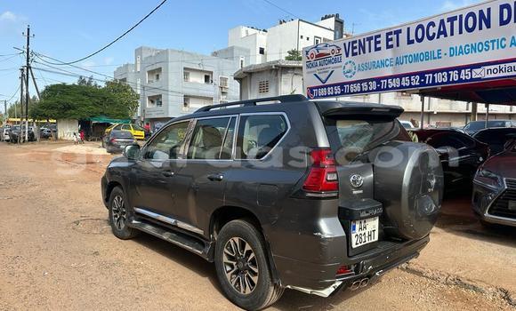 Dieundeu Occasion Toyota Prado Silver Auto in Dakar in Dakar Dieundeu Occasion Toyota Prado Silver Auto in Dakar in Dakar