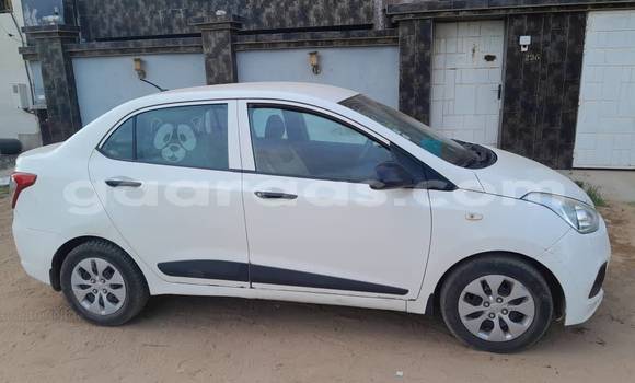 Acheter Occasion Voiture Hyundai i10 Blanc à Dakar, Dakar Acheter Occasion Voiture Hyundai i10 Blanc à Dakar, Dakar