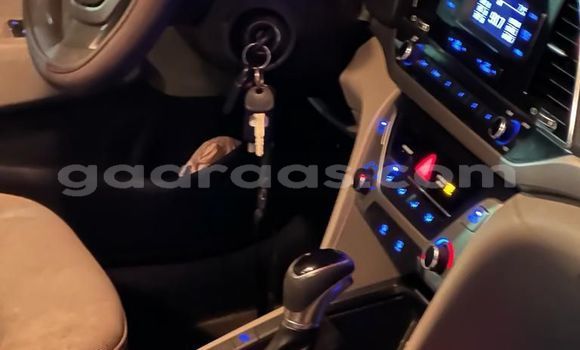 Acheter Import Voiture Hyundai Elantra Blanc à Dakar, Dakar Acheter Import Voiture Hyundai Elantra Blanc à Dakar, Dakar