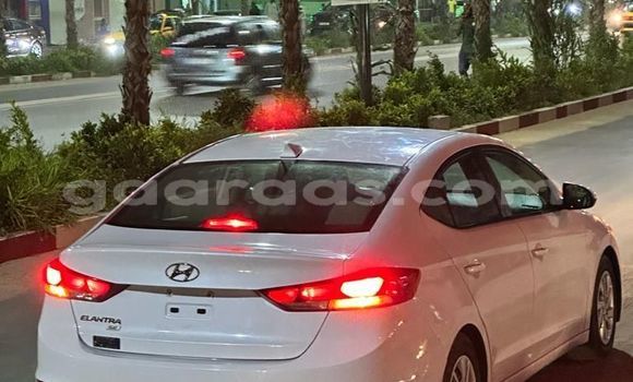 Acheter Import Voiture Hyundai Elantra Blanc à Dakar, Dakar Acheter Import Voiture Hyundai Elantra Blanc à Dakar, Dakar