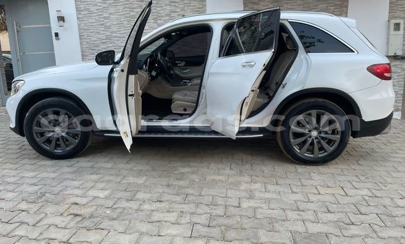 Acheter Import Voiture Mercedes‒Benz GLC Blanc à Dakar, Dakar Acheter Import Voiture Mercedes‒Benz GLC Blanc à Dakar, Dakar