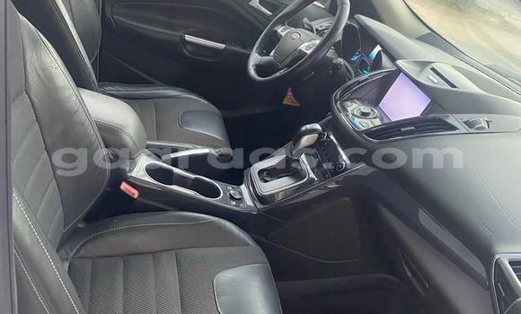 Acheter Occasion Voiture Ford Escape Blanc à Dakar, Dakar Acheter Occasion Voiture Ford Escape Blanc à Dakar, Dakar