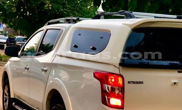 Buy Import Mitsubishi L200 White Car in Dakar in Dakar