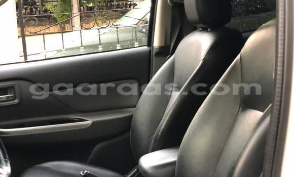 Dieundeu Imported Mitsubishi L200 White Auto in Dakar in Dakar Dieundeu Imported Mitsubishi L200 White Auto in Dakar in Dakar