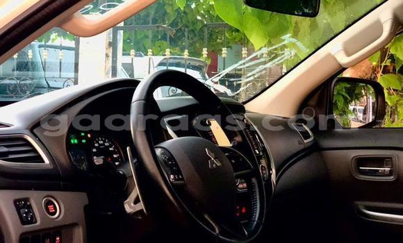 Dieundeu Imported Mitsubishi L200 White Auto in Dakar in Dakar Dieundeu Imported Mitsubishi L200 White Auto in Dakar in Dakar