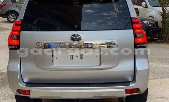 Dieundeu Occasion Toyota Land Cruiser Prado Silver Auto in Dakar in Dakar Dieundeu Occasion Toyota Land Cruiser Prado Silver Auto in Dakar in Dakar