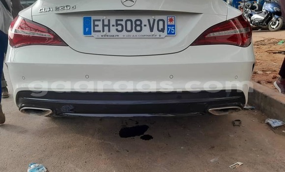 Dieundeu Occasion Mercedes-Benz C-Classe White Auto in Dakar in Dakar Dieundeu Occasion Mercedes-Benz C-Classe White Auto in Dakar in Dakar