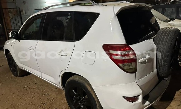 Acheter Occasion Voiture Toyota RAV4 Blanc à Dakar, Dakar Acheter Occasion Voiture Toyota RAV4 Blanc à Dakar, Dakar