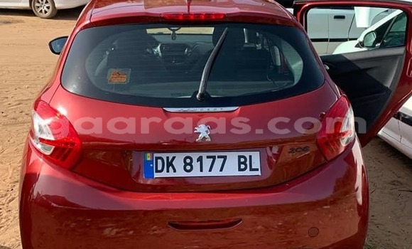 Acheter Occasion Voiture Peugeot 2008 Rouge à Dakar, Dakar Acheter Occasion Voiture Peugeot 2008 Rouge à Dakar, Dakar