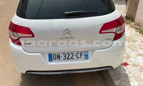 Acheter Import Voiture Citroen C4 Blanc à Dakar, Dakar Acheter Import Voiture Citroen C4 Blanc à Dakar, Dakar