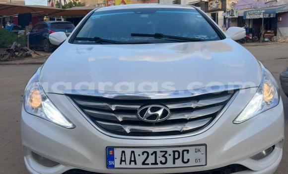 Dieundeu Occasion Hyundai Sonata White Auto in Dakar in Dakar