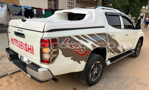Acheter Occasion Voiture Mitsubishi L200 Blanc à Dakar, Dakar Acheter Occasion Voiture Mitsubishi L200 Blanc à Dakar, Dakar