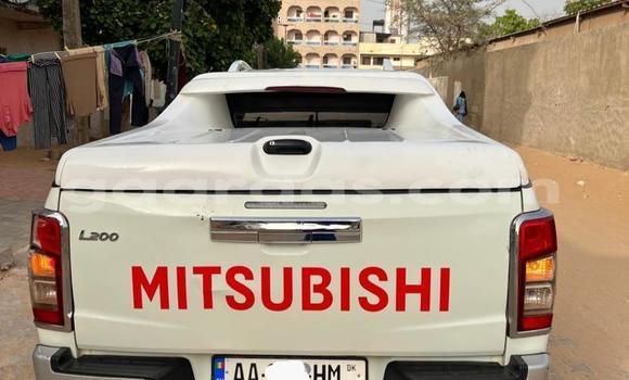Acheter Occasion Voiture Mitsubishi L200 Blanc à Dakar, Dakar Acheter Occasion Voiture Mitsubishi L200 Blanc à Dakar, Dakar