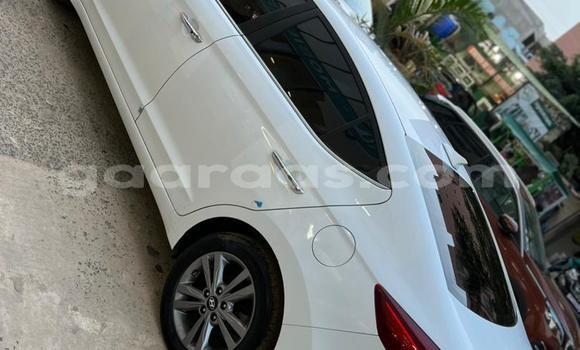 Dieundeu Imported Hyundai Avante White Auto in Dakar in Dakar Dieundeu Imported Hyundai Avante White Auto in Dakar in Dakar