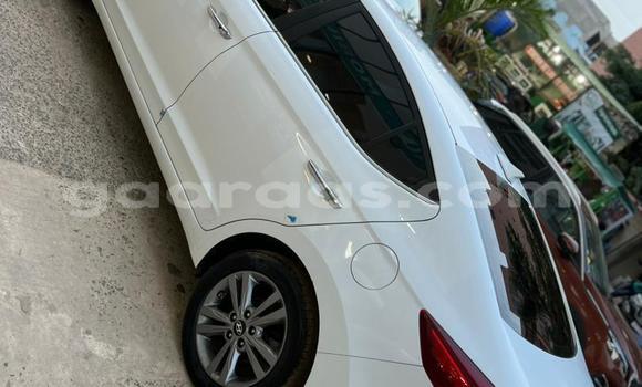 Dieundeu Imported Hyundai Avante White Auto in Dakar in Dakar Dieundeu Imported Hyundai Avante White Auto in Dakar in Dakar