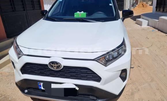Dieundeu Imported Toyota RAV4 White Auto in Dakar in Dakar Dieundeu Imported Toyota RAV4 White Auto in Dakar in Dakar