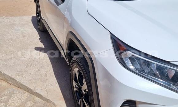 Dieundeu Imported Toyota RAV4 White Auto in Dakar in Dakar Dieundeu Imported Toyota RAV4 White Auto in Dakar in Dakar