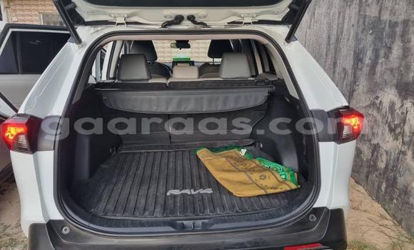 Dieundeu Imported Toyota RAV4 White Auto in Dakar in Dakar Dieundeu Imported Toyota RAV4 White Auto in Dakar in Dakar