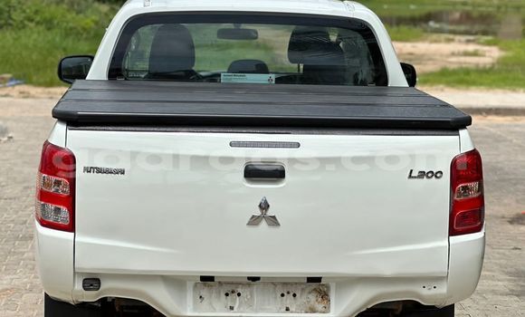 Acheter Import Voiture Mitsubishi L200 Blanc à Dakar, Dakar Acheter Import Voiture Mitsubishi L200 Blanc à Dakar, Dakar