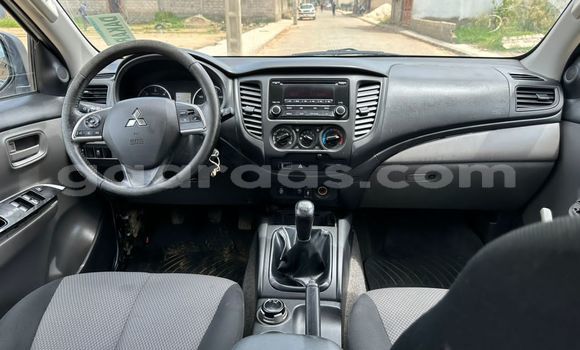 Acheter Import Voiture Mitsubishi L200 Blanc à Dakar, Dakar Acheter Import Voiture Mitsubishi L200 Blanc à Dakar, Dakar