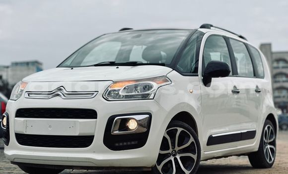 Buy Import Citroen C3 Picasso White Car in Dakar in Dakar Buy Import Citroen C3 Picasso White Car in Dakar in Dakar