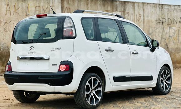 Buy Import Citroen C3 Picasso White Car in Dakar in Dakar Buy Import Citroen C3 Picasso White Car in Dakar in Dakar