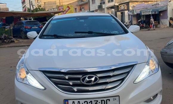 Dieundeu Occasion Hyundai Sonata White Auto in Dakar in Dakar Dieundeu Occasion Hyundai Sonata White Auto in Dakar in Dakar