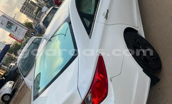 Dieundeu Occasion Hyundai Sonata White Auto in Dakar in Dakar Dieundeu Occasion Hyundai Sonata White Auto in Dakar in Dakar